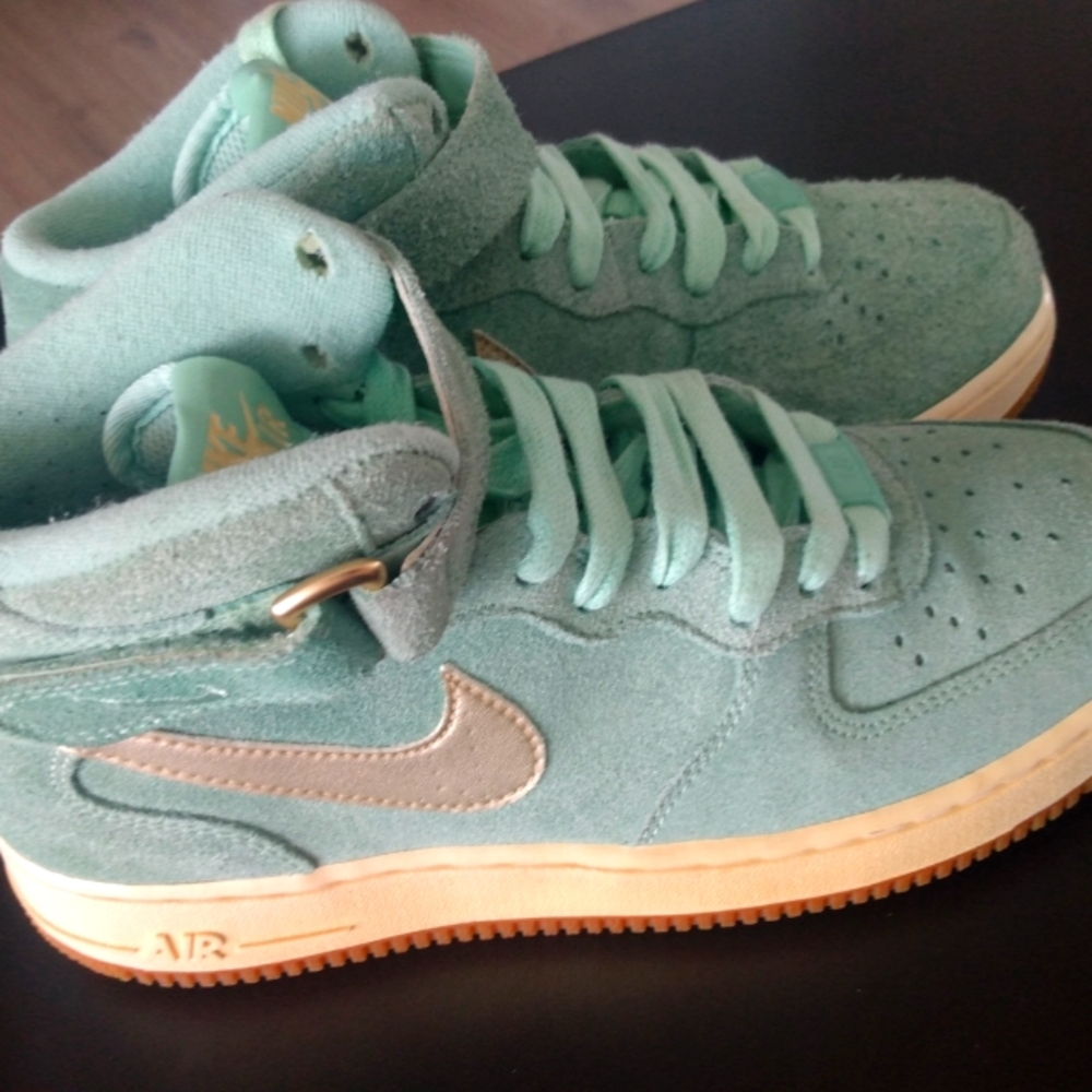 Nike Sneakers with Brown Soles Size 7.5